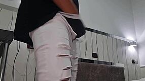 Amatoriale Sega Con Sborrata Di Un Grosso Cazzo Duro In Primo Piano