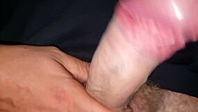 Amatoriale Sega Con Sborrata Di Un Grosso Cazzo Duro In Primo Piano