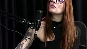Bella ruiva dominates five men in public square