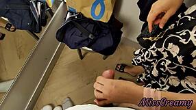 2 i flash my cock to a girl in the changing room