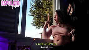 morena safada conversando com o vzinho enquanto exibis suas tetas lindas na janela