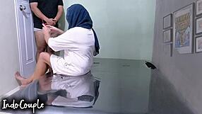 Rekaman seks terapis pijat desi asli gadis berhijab bokep indo