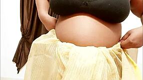 Indian Big Boobs Shwetha Aunty In Saree!